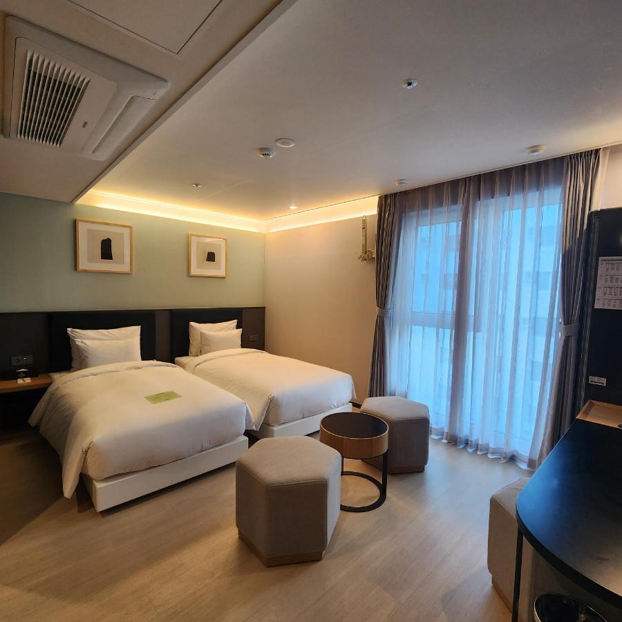 Hound Station Hotel Busan