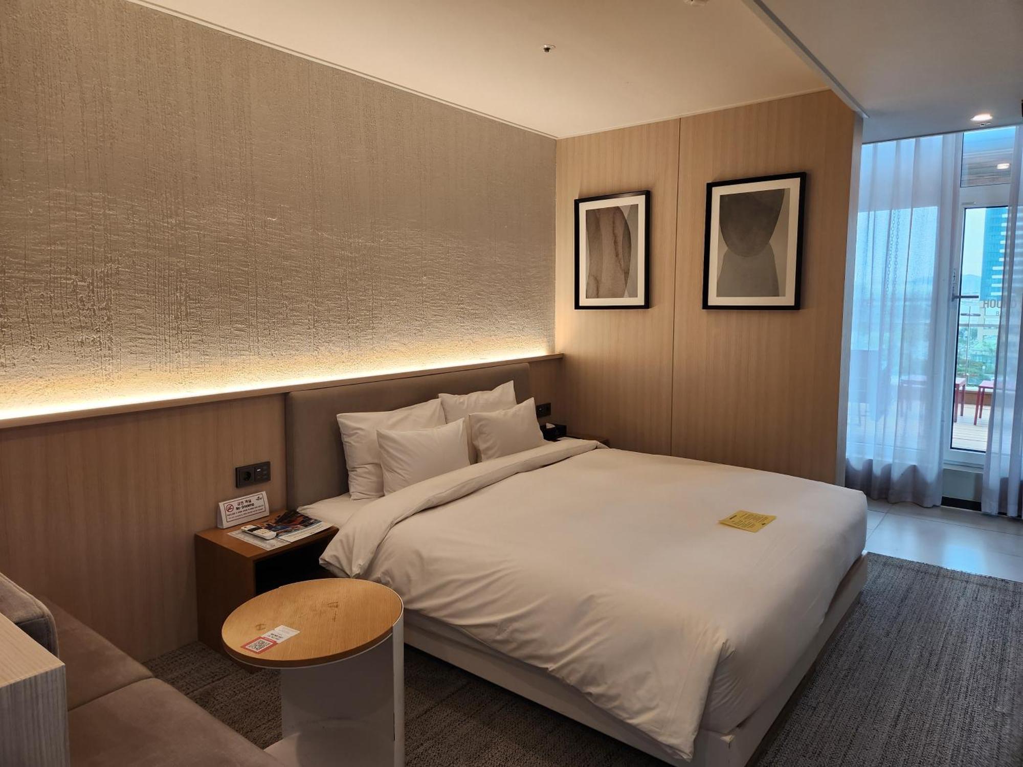 โรงแรมฮาวด์ พูซาน สเตชั่น โรงแรม